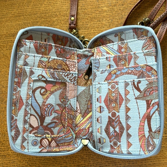 Phone wallet by Sakroots, wrist and shoulder strap - Picture 3 of 3